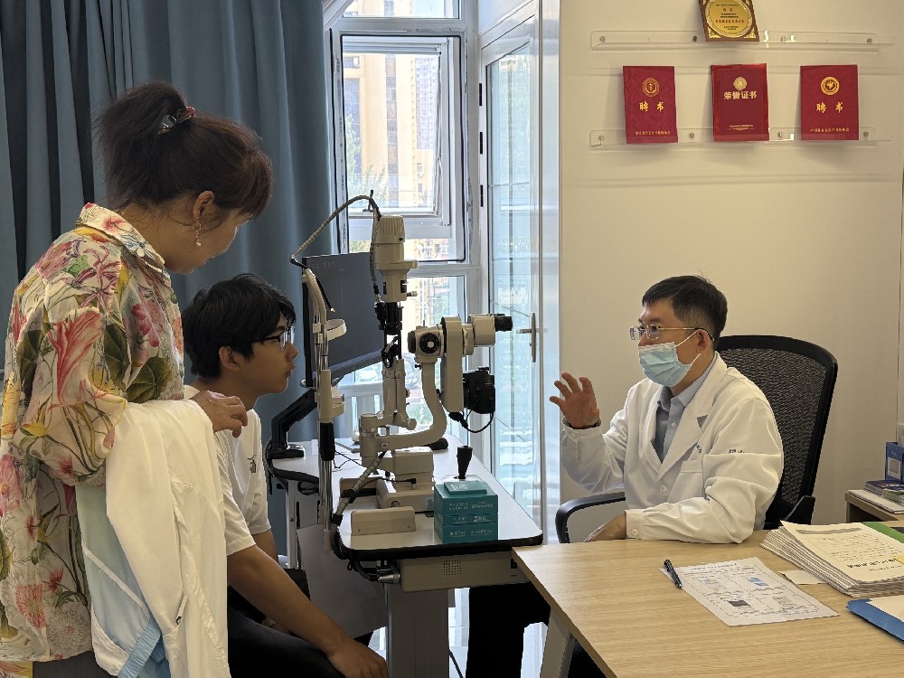 哈尔滨华厦眼科医院：全飞秒pro具有智能设计，轻松舒适的手术体验！