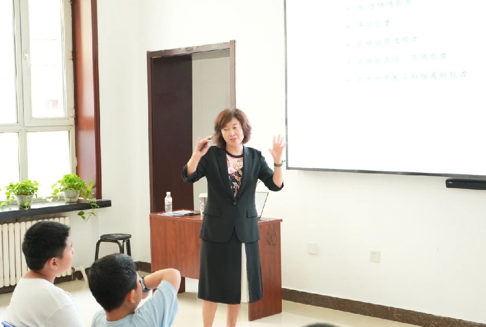 “解锁新视荔·睛彩盛夏里”——哈尔滨华厦眼科近防365·瞳爱伴我行之趣味运动会点亮宣信社区